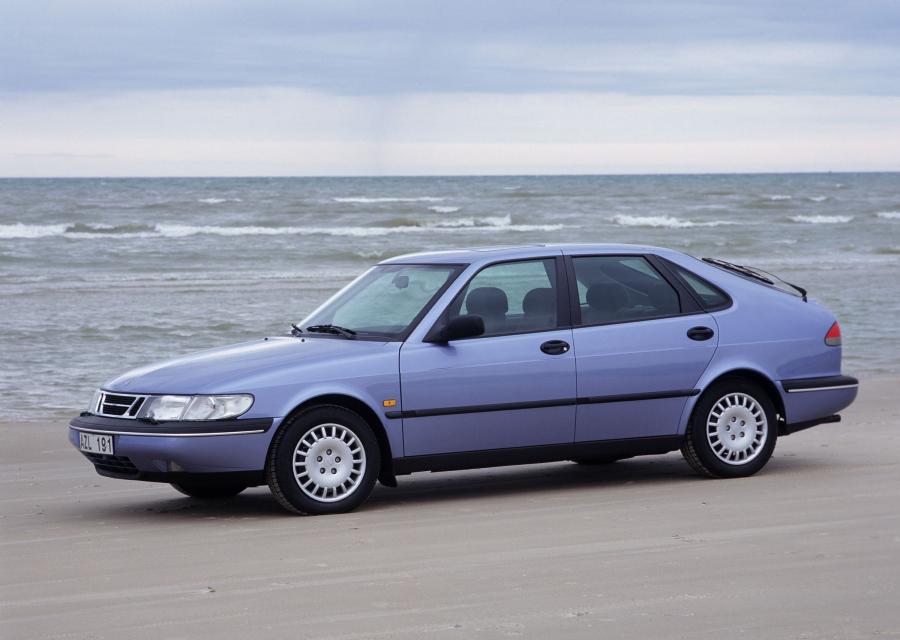  Saab 900 S 1993 года  (фото 18 из 19)